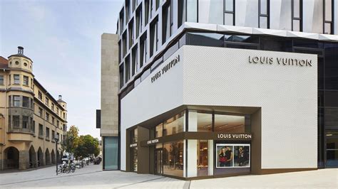 louis vuitton breuninger stuttgart|Louis Vuitton eröffnet einen neuen Store in Stuttgart .